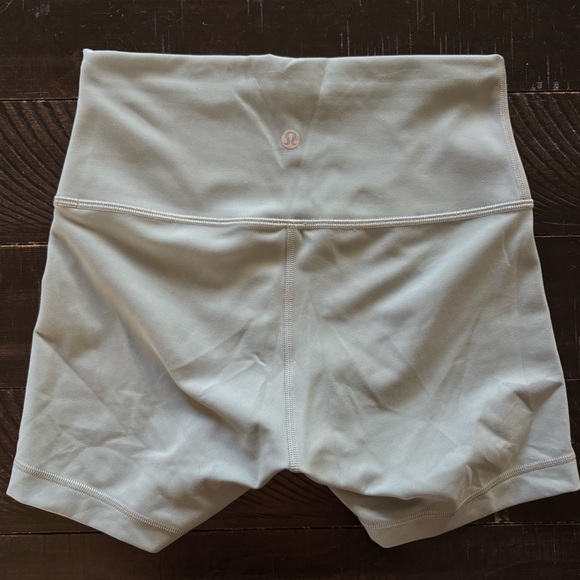Lululemon Women's Wunder Train 4”Shorts in Light Teal Blue Size 6 - Picture 2 of 3